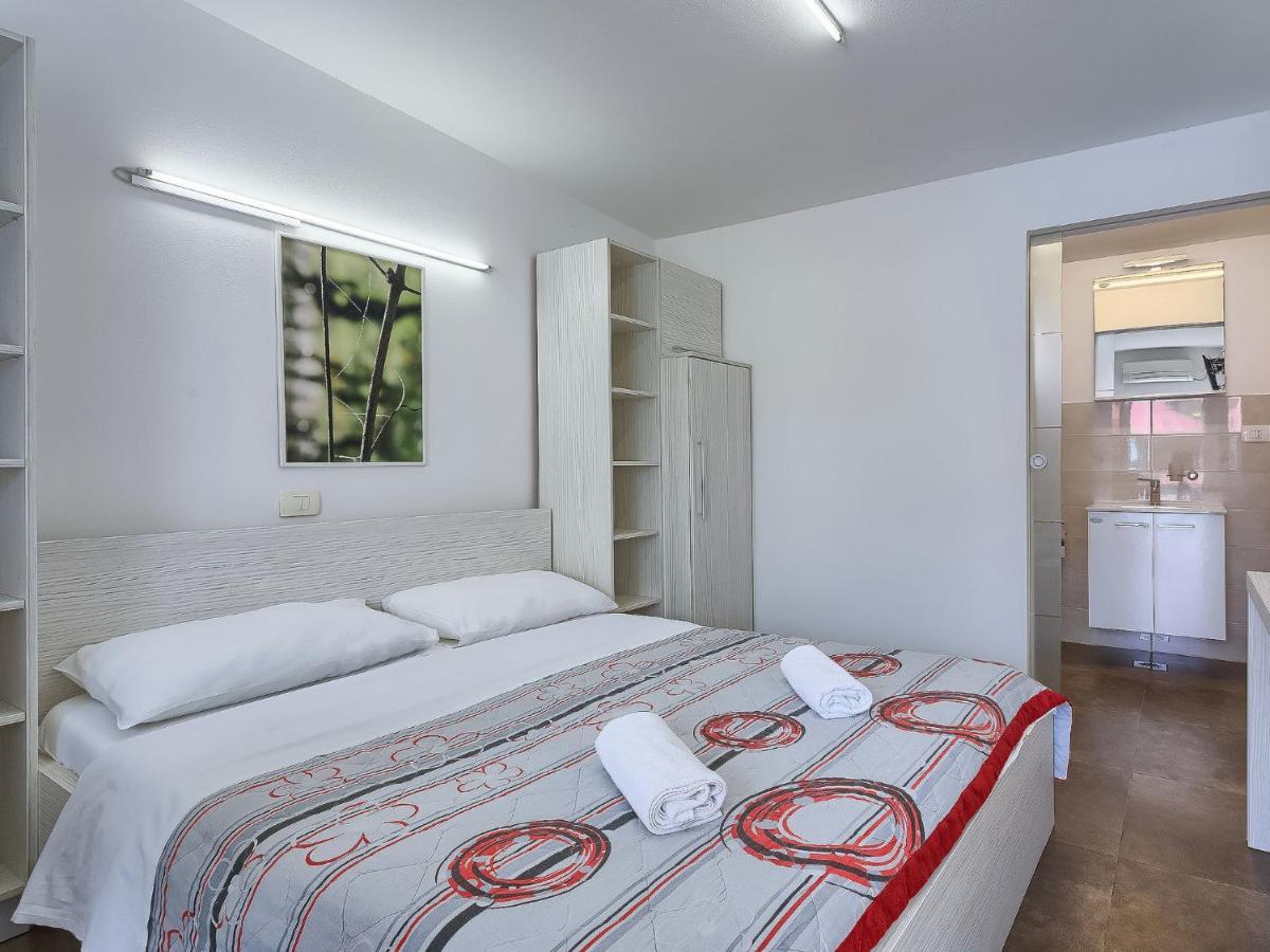 Apartment Nika-10 Umag Bagian luar foto